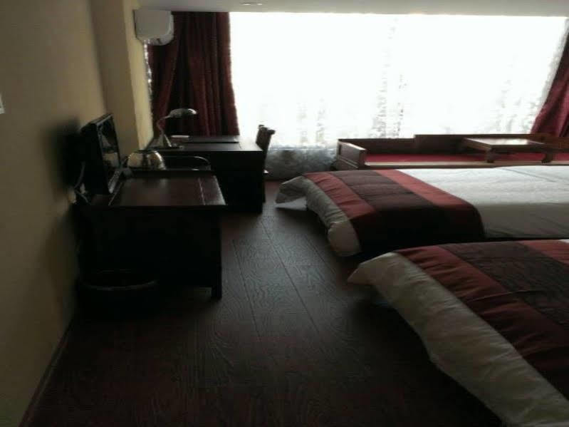 Kunming Green Lake Hostel Bagian luar foto